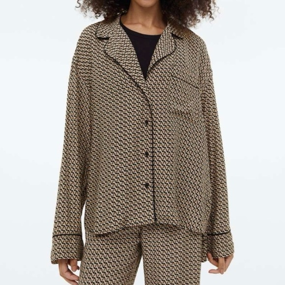 H&M Patterned Button Down Shirt Beige Black - Picture 1 of 6